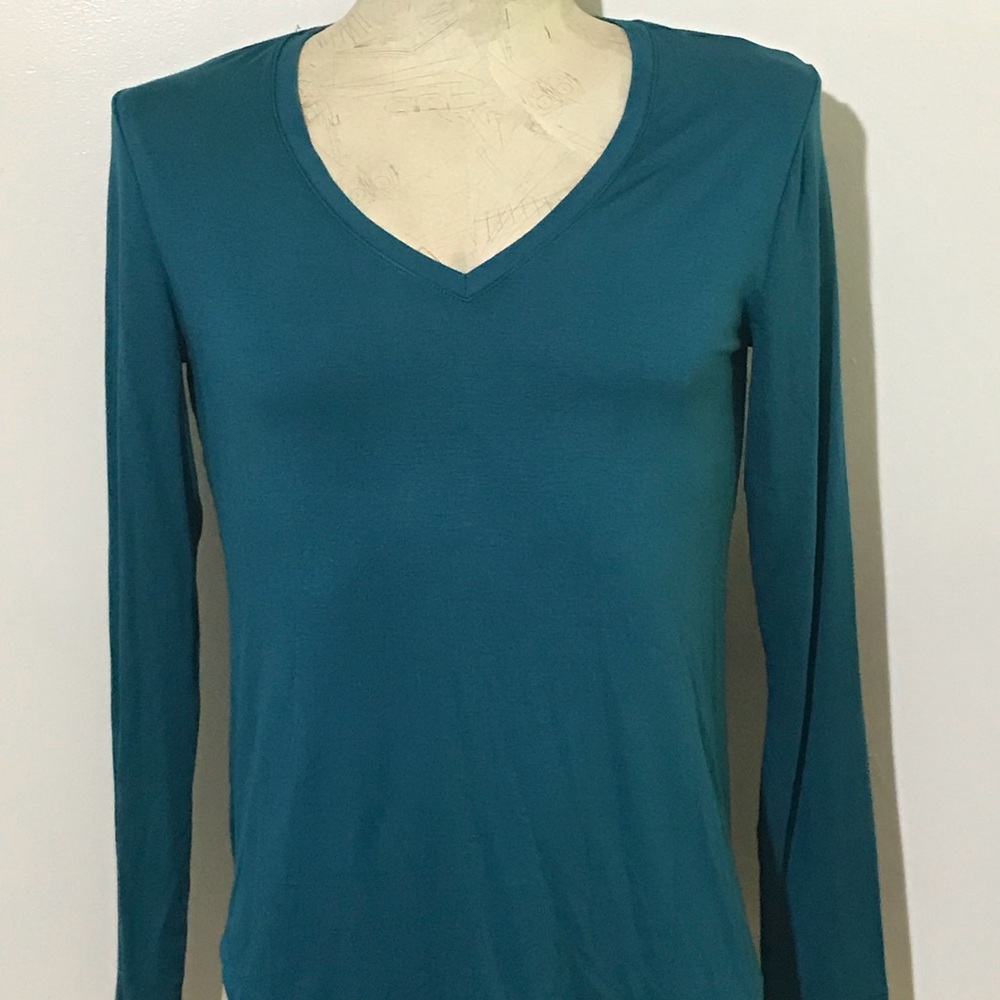 Old Navy Long sleeve Tee